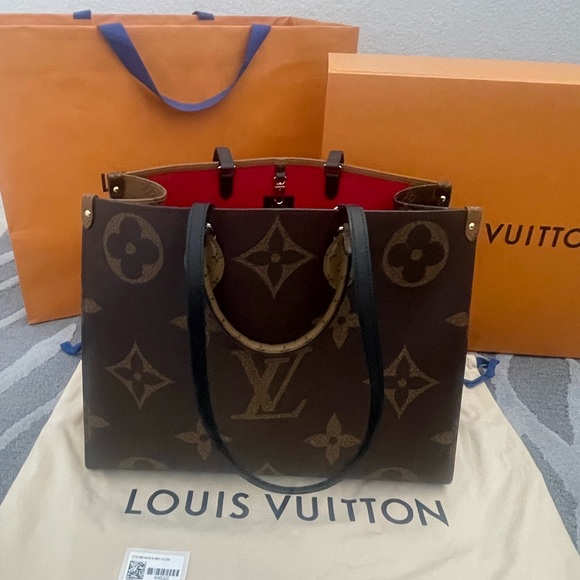 Louis Vuitton OnTheGo GM - Picture 3 of 9